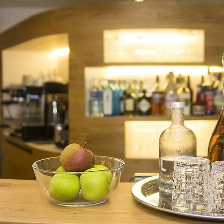 高登尼斯拉得酒店