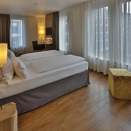 Goldenes Rad 4*