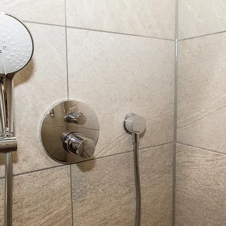 高登尼斯拉得酒店