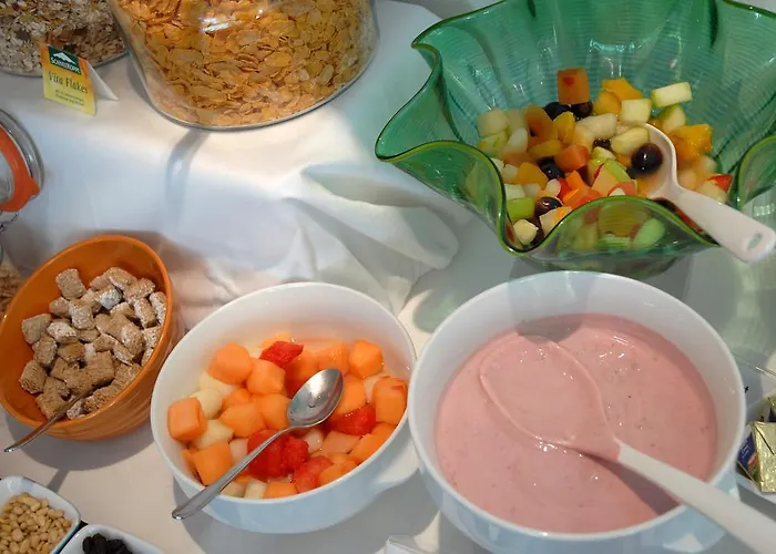 Отель Goldenes Rad 4*