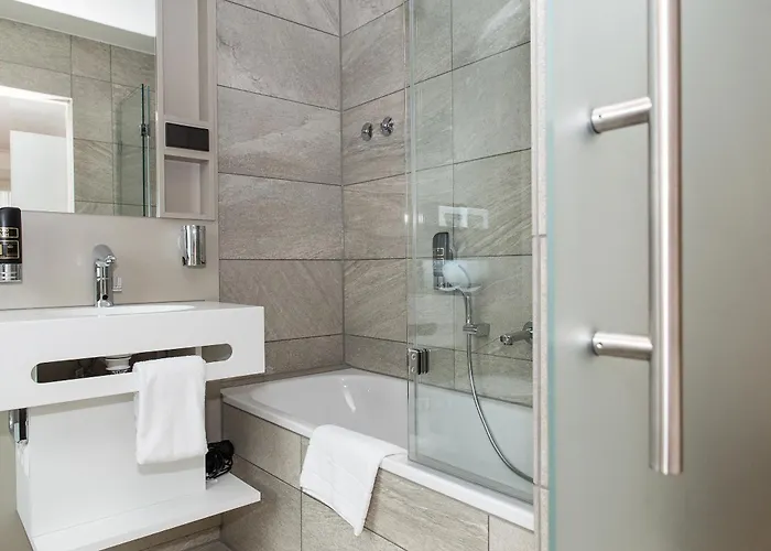 Отель Goldenes Rad 4*